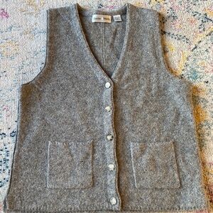 Baxter & Wells wool vest, size medium.